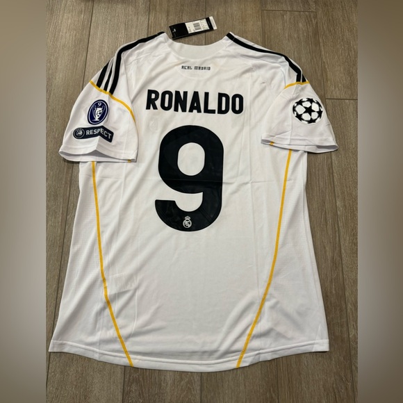 Retro Madrid 2009 Champions League Cristiano Ronaldo 9 - Picture 6 of 7